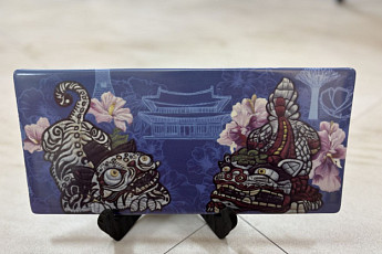 李대통령, 싱가폴 총리에 '호랑이·사자 민화' 도자기 선물…화장품 세트도