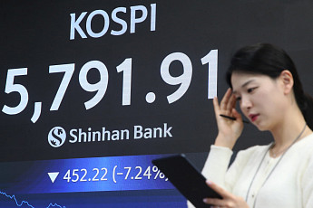 방산·해운 웃고 항공은 울고…중동 리스크에 업종 희비