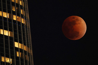 정월대보름 개기월식 블러드문 놓쳤다면…다음은 언제?