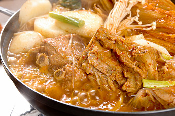 '2TV 생생정보' 오늘방송맛집- 결정적 한 수, 푸짐한 뼈찜ㆍ감자탕 맛집 '유○○'