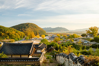 “로컬 콘텐츠·공유숙박 국내 여행 해법, 여행 매력 높일 기회”