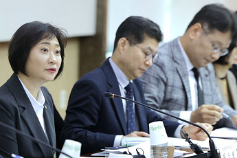 지역사회 통합돌봄, 노인·중증장애인부터 단계적 확대