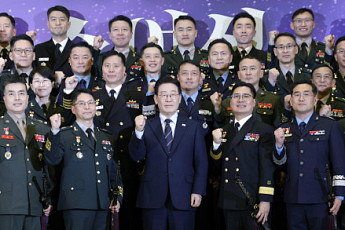 李대통령, 박정훈 등 77명에 삼정검 수여…