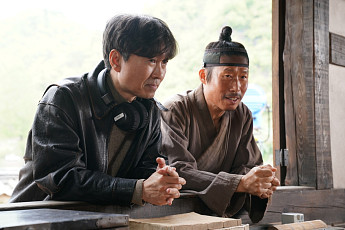 장항준, 24년 만에 첫 ‘천만 타이틀’…유해진, 통산 5번째 금자탑[왕사남 천만 돌파]