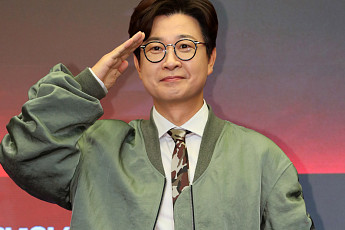 '미스트롯4' 김성주, 송가인ㆍ임영웅→이소나까지⋯전 시즌 지킨 조력자 