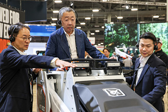 박정원 두산 회장, 美콘엑스포서 “차별화된 AI로 미래 제시”