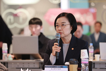 중기부, ‘소상공인 알림톡’ 서비스 시작…“카톡으로 정책 안내”