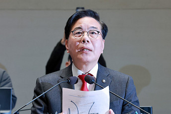 긴급 의총서 송언석 “계엄 사과·尹과 당 입장 정리해야”