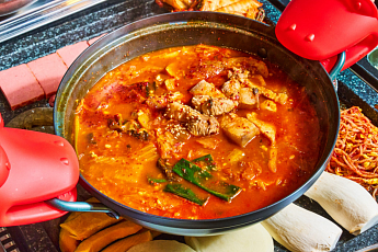 '2TV 생생정보' 오늘방송맛집- 장사의 신, 30년 내공! 돼지 김치 짜글이 맛집 '제○○○○'