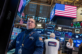 뉴욕증시, 금리동결에 유가 급등까지 겹치며 하락 마감…나스닥 1.46%↓[종합]