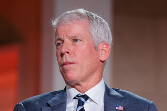 美 에너지부 장관 “호르무즈 유조선 호위 아직 불가”…3월 내 가능성