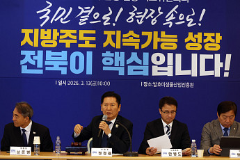 與 정청래 “검찰개혁, 국민 눈높이 맞게 물밑조율 중”