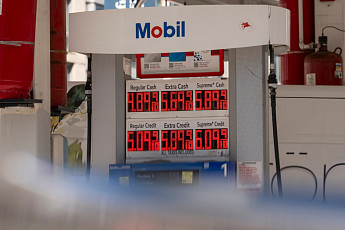 유가 급등에…트럼프 ‘미국산 선박 운용 의무제’ 완화 검토