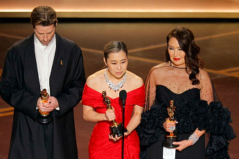 美아카데미 장편 애니메이션상 수상⋯매기 강 “모든 한국인에게 바친다”