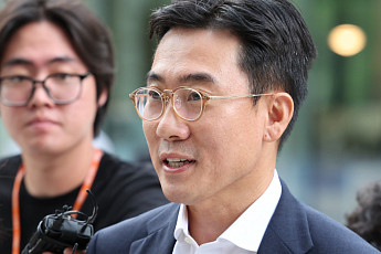 '집사게이트' 조영탁 IMS 대표, 첫 정식 재판서 