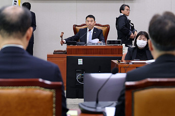 법사소위, '檢 권한 축소' 공소청법 與주도 통과