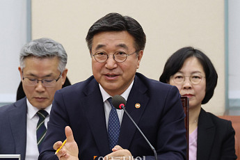 윤호중 행안부 장관 24억원 신고⋯이세웅 평안북도지사 1587억원 [재산공개]