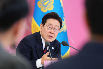 이 대통령 “고용 유연성·정규직 일자리 함께 늘려 노사관계 선순환으로”