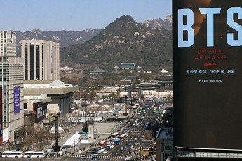 방탄소년단, 광화문 '왕의 길' 걷지만⋯'과제'도 상존 [BTS 2.0 ③]