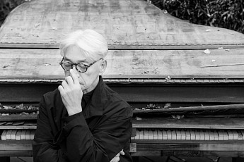 류이치 사카모토, 거장의 마지막 3년 6개월의 기록 스크린에 담았다[주말&]