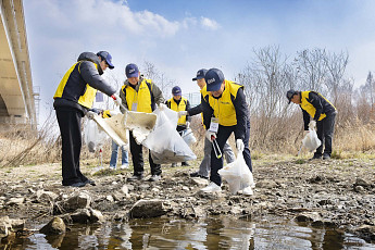 “지역이 살아야 내일이 있다”⋯오비맥주, 임직원 봉사로 지역상생 실천[CSR, 기업의 온기⑨]