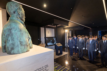 HD현대, 정주영 창업자 25주기 추모행사…정기선 회장 “불가능 현실로 만든 발자취”