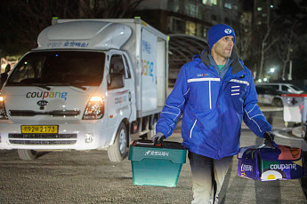 해롤드 로저스 쿠팡 대표, 새벽배송 체험⋯“안전ㆍ선진적 업무여건 조성”