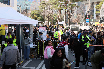 'BTS 광화문 공연'으로 살펴보는 검문의 법적 쟁점 [수사와 재판]