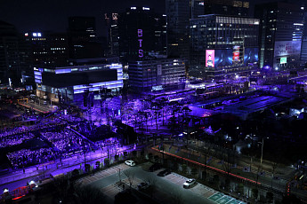 ‘4만명 보랏빛’으로 물든 광화문⋯외신도 주목 [BTS 광화문] [종합]