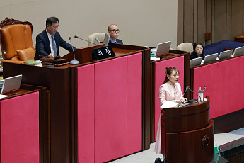 국힘 김예지, 점자판 쓰며 17시간 넘게 필버…여야 모두 격려