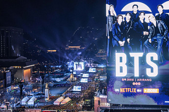 보랏빛 물들인 K뷰티‧패션‧호텔도 인산인해...팬덤 매출 ‘껑충’[BTS 노믹스]