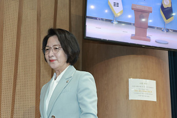 추미애, 법사위원장 사임…경기도지사 출마 본격 시동