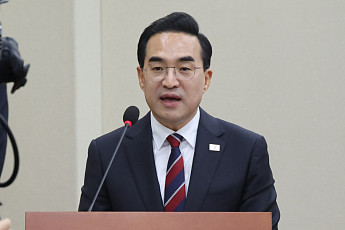 박홍근 청문회서 野 공세…“빚부터 갚아라”ㆍ“사면 허위”