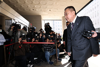 김영환 ‘컷오프’ 가처분 심문…“자의적 판단” vs “자율 영역”