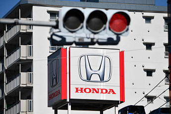 ‘EV 전환’ 브레이크…글로벌 車업계 줄줄이 속도 조절