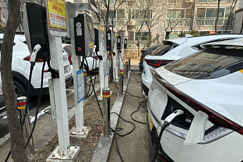 리베이트로 불거진 충전 불신…“질적 관리 중심 정책으로 전환해야” [전기차 충전, 약탈적 생태계]