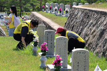 위기마다 손 보태온 오뚜기...“임직원 봉사활동 시간 2만시간 넘어”[CSR, 기업의 온기⑪]