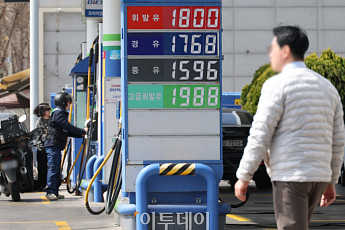 국제유가 상승 여파…생산자물가 6개월 연속 올라 [포토]