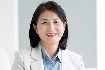 “치매 아내 돌보는 남편들, 가장 큰 고통은 끝없는 고립감”