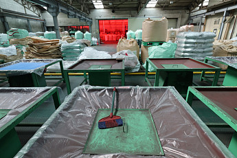 중동 정세 악화에 ‘나프타’ 수급 비상…식품업계 포장재 ‘재고 소진’ 우려↑