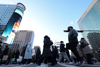 대기업 직원 연봉 '1억 시대'…회장님과 격차는 21배