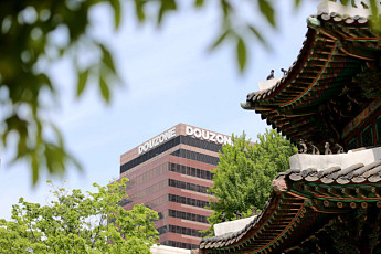 EQT, 더존비즈온 지분 90% 확보…상장폐지 '초읽기'