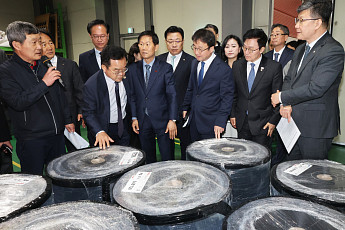 與 한병도 “나프타 대체 수입 차액 지원 예산 추경에 포함…정부와 공감대”