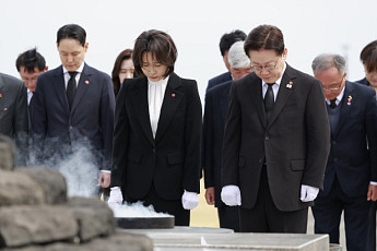 제주 4·3 평화공원 찾은 李대통령 