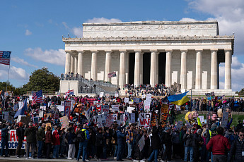 “노 킹스”...전 세계서 사상 최대 反트럼프 시위