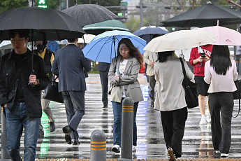 전국 오전 비…남해안 강풍·수도권 미세먼지 ‘주의’ [날씨]