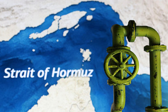 이란, 호르무즈 통행료 법제화…세계 에너지·물류 충격 가중