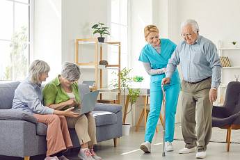 “미국 내 가족돌봄 경제가치 1532조 원” 美은퇴자협회 발표