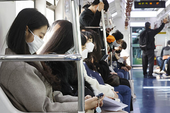 동쪽·제주 비, 서쪽 안개...수도권 미세먼지 ‘나쁨’ [날씨]