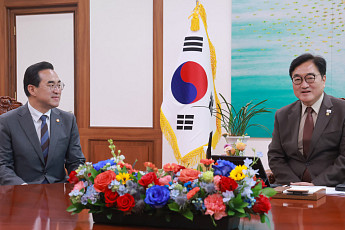 우원식 의장, 박홍근 기획처 장관 접견…